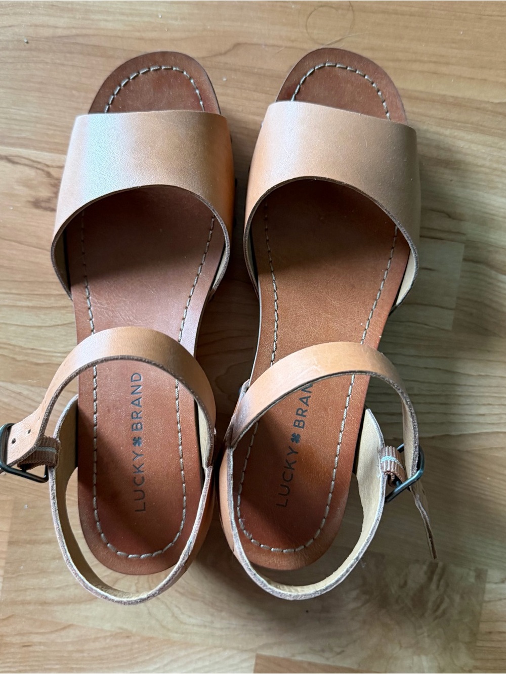 Lucky Brand  Leather Strap Sandals, size 8
